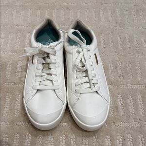 Dr. Scholl's “Women’s Time off” White Sneakers